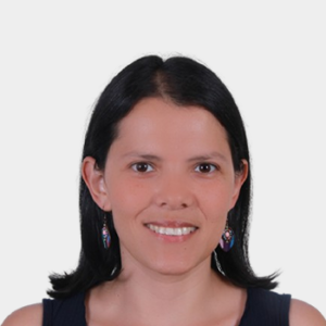 The photo was taken in close-up, white background, and the professor Luz Nayibe Garzón Gutiérrez is centered.