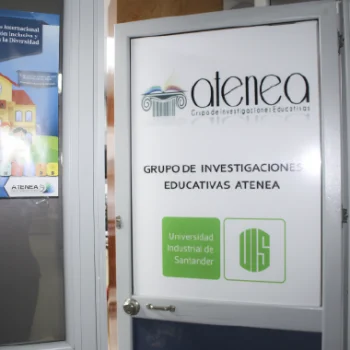 Image showing the door of the office of one of the research groups.