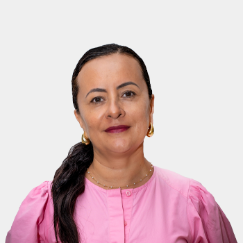 The photo was taken in close-up, on a white background, with the professor Sandra Judith Garcia in the center.