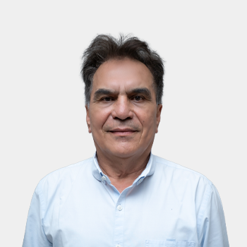 Front photograph of Professor Alberto David Pertuz