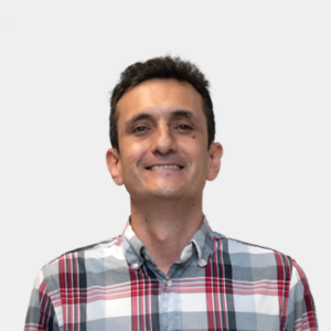 Fotografía frontal del profesor Alvaro Viviescas