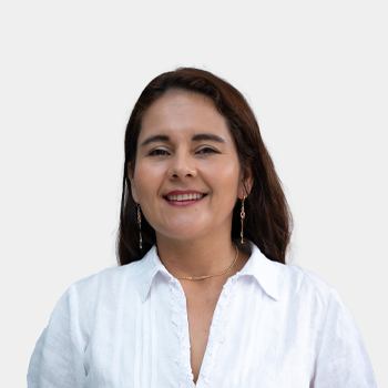 Fotografía frontal de la profesora Claudia Granados Pinzon