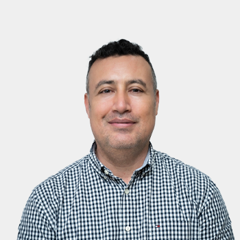 Front photograph of Professor Giovanny Jiménez