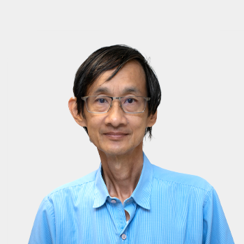 Front photograph of Professor Gustavo Chio Cho