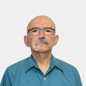Fotografía frontal del profesor Jose Antonio Henao