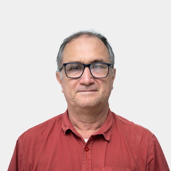 Front photograph of Professor Juan Diego Colegial Gutiérrez