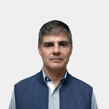Fotografía frontal del profesor Julian Ernesto Jaramillo Ibarra
