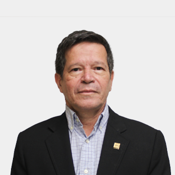 Front photograph of Professor Julio Cesar Carrillo