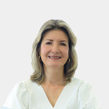 Fotografía frontal de la profesora Olga Mercedes Álvarez