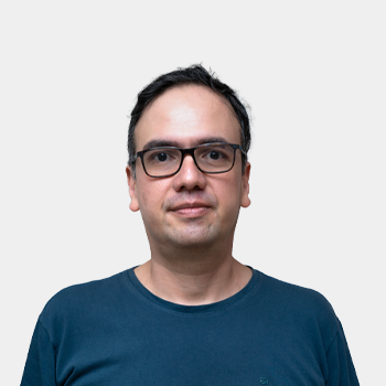 Fotografía frontal del profesor Sergio Andres Marchant
