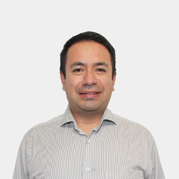 Fotografía frontal del profesor William Fernando Hidaldo