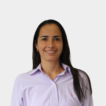 Front photograph of Professor Ana Ramírez