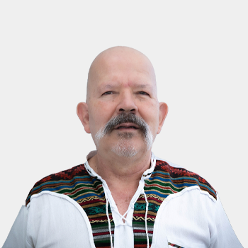 Front photograph of Professor Arturo Plata