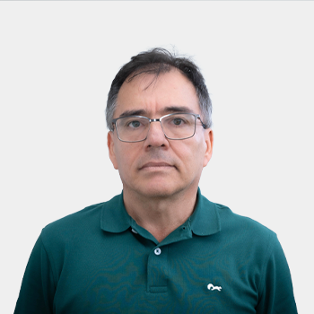 Fotografía frontal del profesor Jader Guerrero Bermudez