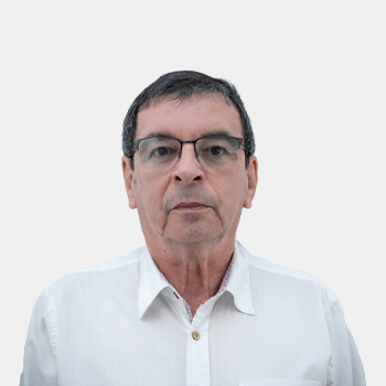 Front photograph of Professor Carlos Arturo Conde