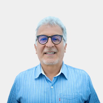 Front photograph of Professor Fernando Rodriguez