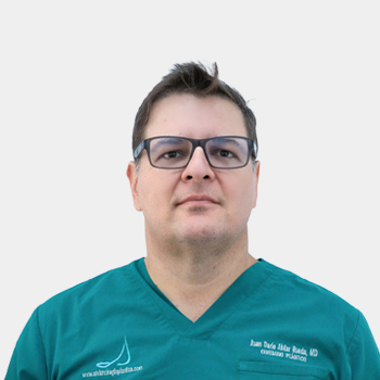 Front photograph of Professor Juan Dario Alviar
