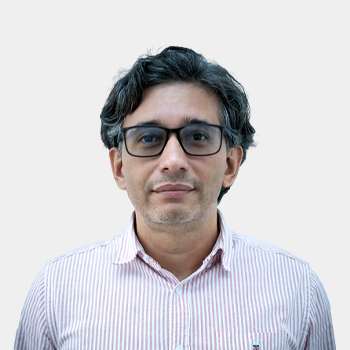 Front photograph of Professor Mario Negrette