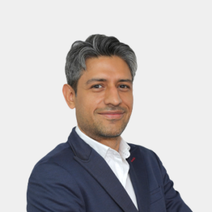 Fotografía frontal del profesor Humberto Escalante Hernandez