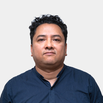 Fotografía frontal del profesor Hernando Andres Pulido Londoño