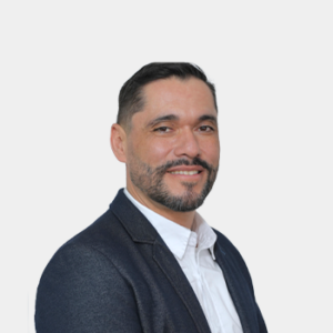 Fotografía frontal del profesor Luis Javier Lopez
