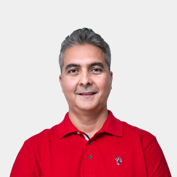 Fotografía frontal del profesor Oscar Rodolfo Bohorquez