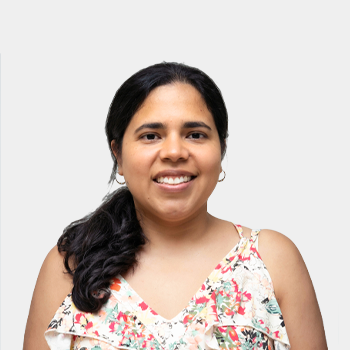 Fotografía frontal de la profesora Catalina Ortega