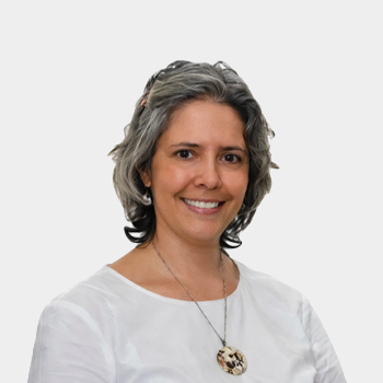 Front photograph of Professor Andrea Hernández Quirama